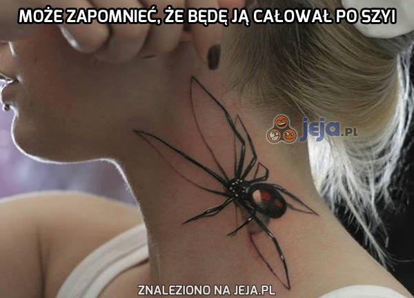 Nie ma to jak realistyczny tatuaż z pająkiem