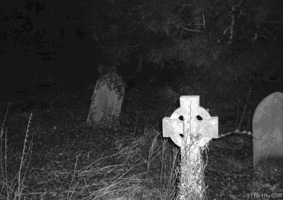 Przerażający duch z cmentarza