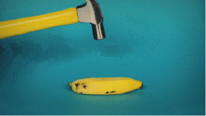Banan i młotek