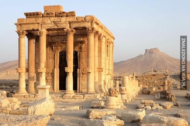 Ta prawie 2000 letnia świątynia została właśnie zniszczona przez Państwo Islamskie