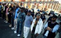 Mieszkańcy Baltimore ochraniający policjantów