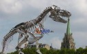Chromowany tyranozaur w Paryżu