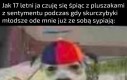 Dokładnie mówiąc pluszowy Freddy, Crewmate z Among Us i Kobeni