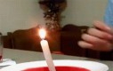 Kreatywny sposób na gaszenie świeczki