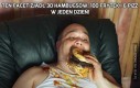 Ten facet zjadł 30 hambugsów, 100 frytek i 6 pizz w jeden dzień!
