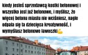 Zostały jeszcze lampy i mur dookoła