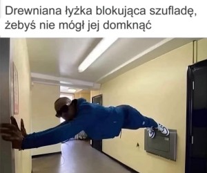 Ta duża do zup i sosów (robi to specjalnie)