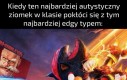 A z tyłu nauczyciel fizyki patrzy i się śmieje