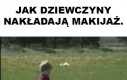 Jak dziewczyny nakładają makijaż