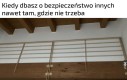 Fajna balustrada chroniąca ścianę