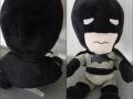 Pluszowy Batman (porównanie tyłu i przodu