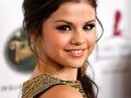 Selenaa!